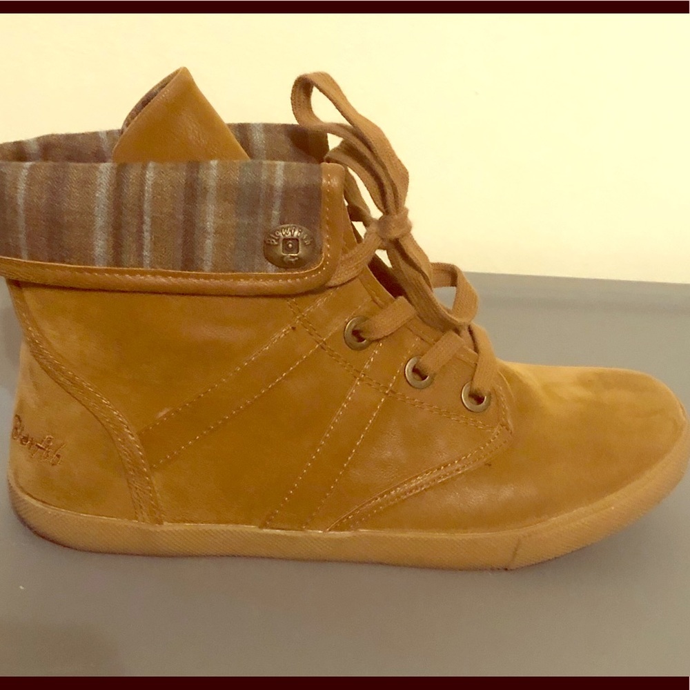 Ladies Shoe Boot